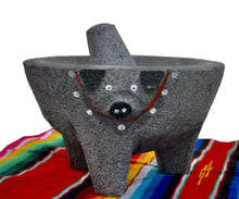 Load image into Gallery viewer, PIG painted Molcajete With Lid Mortar &amp; Pestle Salsas &amp; Spices Mexico New