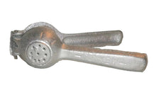 Load image into Gallery viewer, Key Lime Limones Manual Juicer Squeezer Strainer Exprimidor Heavy Mexico New