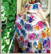 Load image into Gallery viewer, Chiapas Womens Folklorico Traditional Dance Fiesta Dress