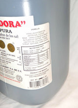 Load image into Gallery viewer, La Vencedora 1 Gallon 4 Liters Pure Mexican Vanilla Vainilla Extract From Mexico