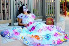 Load image into Gallery viewer, Chiapas Womens Folklorico Traditional Dance Fiesta Dress Set Black or White New