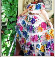 Load image into Gallery viewer, Chiapas Womens Folklorico Traditional Dance Fiesta Dress Set Black or White New